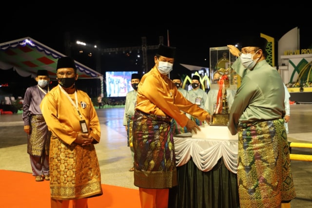 Foto: Pembukaan MTQ VIII Provinsi Kepri (280398)