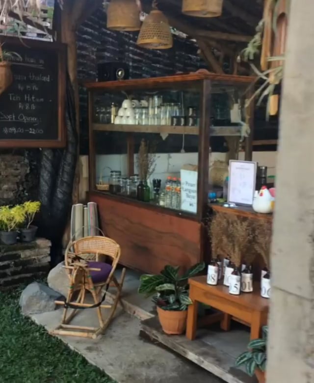 Kedai Kopi Tanaberkah Malang Berada di Dalam Rumah Kos (98921)
