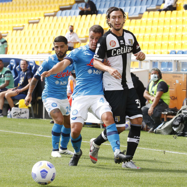 Parma vs Napoli. Foto: Alesandro Galofaro/Reuters