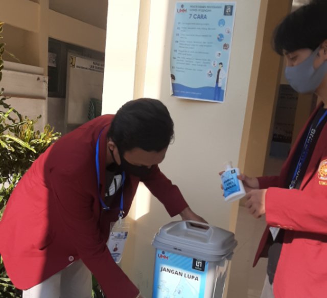 Pemasangan wadah dan sabun cuci tangan