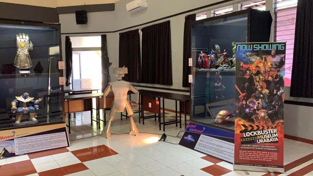 Beberapa koleksi action figure dari Museum Blockbuster yang ditampilkan di pameran Museum Satu Ruang.