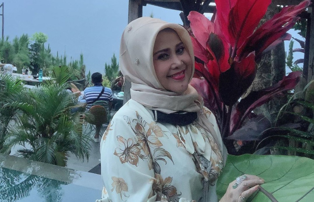 Profil Elvy Sukaesih, Pedangdut yang Positif COVID-19 (91931)
