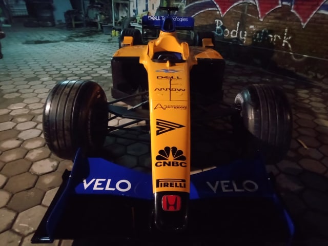 Unik, Warga Malang Restorasi Mobil F1 (24462)