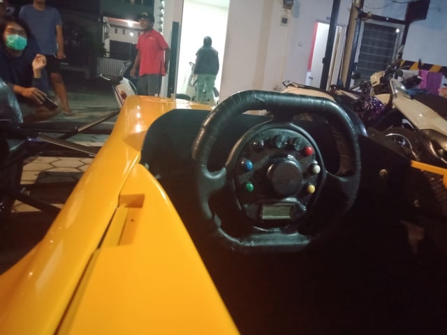 Unik, Warga Malang Restorasi Mobil F1 (24463)