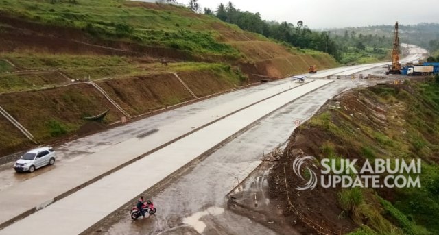 Pembangunan jalan Tol Bocimi seksi II di daerah Cicurug Kabupaten Sukabumi. | Sumber Foto:Andri Somantri