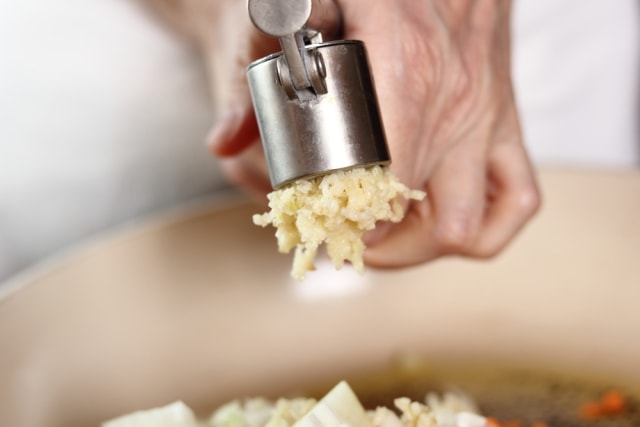 Ilustrasi alat pencacah bawang putih Foto: Dok.Shutterstock