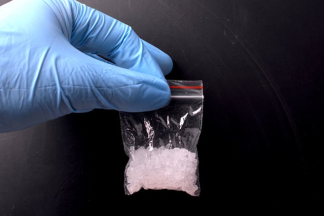 Ilustrasi narkotika jenis sabu. (foto: Shutterstock)