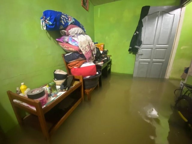 Sudah 104 Orang Mengungsi Akibat Banjir Jakarta (18656)