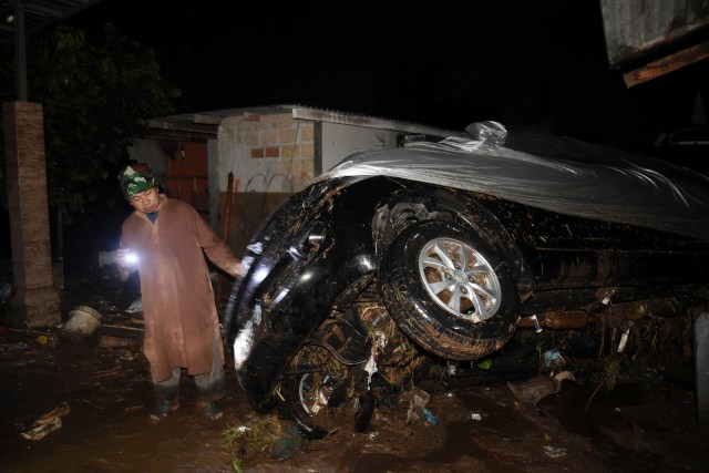 Terendam Banjir, Pabrik Aqua di Sukabumi Setop Produksi (65945)