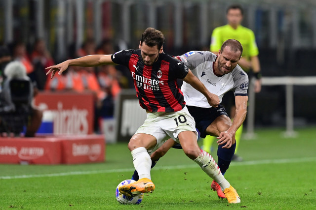 AC Milan vs Bologna: Diwarnai Kartu Merah, Rossoneri Menang di San Siro (24076)