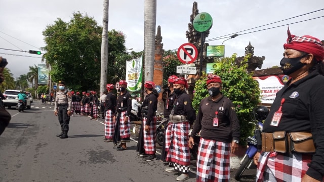 Pengacara Tak Dampingi Jerinx, Hakim Skors Sidang 15 Menit (35434)