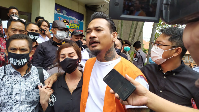 Ini Penampakan Jerinx dalam Sidang Online Kasus UU ITE Hari Ini (354183)
