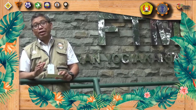 Dekan FTM UPNVY, Sutarto Suwarno, saat memberikan sambutan dalam PKKBN FTM UPNVY hari ke-2, Selasa (22/9/2020). Foto: Istimewa.