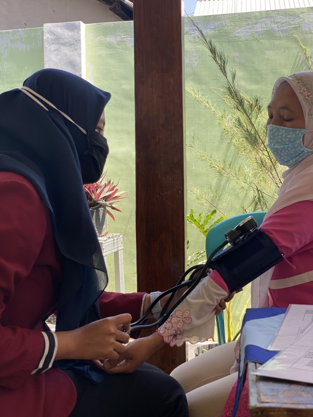 Mahasiswa PMM UMM  Lakukan Pemeriksaan Kesehatan Gratis di Desa Wringinsongo