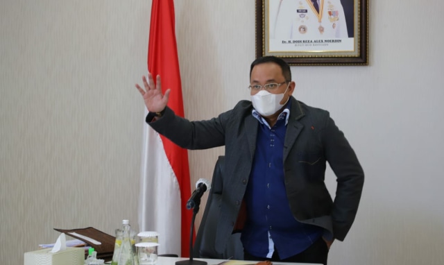Ketua DPD Golkar Sumsel, Dodi Reza Alex, menyikapi anggota DPRD Palembang yang juga kadernya ditangkap BNN. (foto; istimewa)