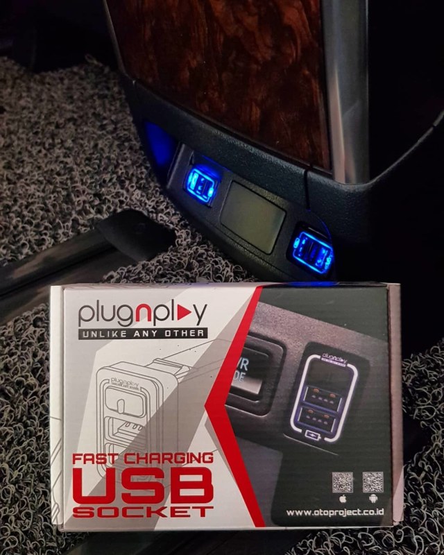 Demam Pasang Slot USB Fast Charging di Kabin Mobil, Berapa Ongkosnya? (81210)