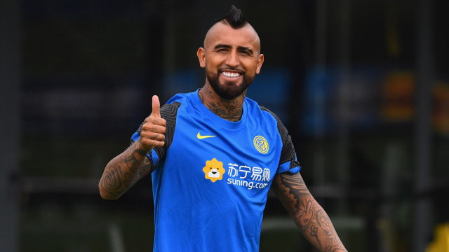 Arturo Vidal jalani latihan bersama Inter Milan. Foto: Twitter/@Inter