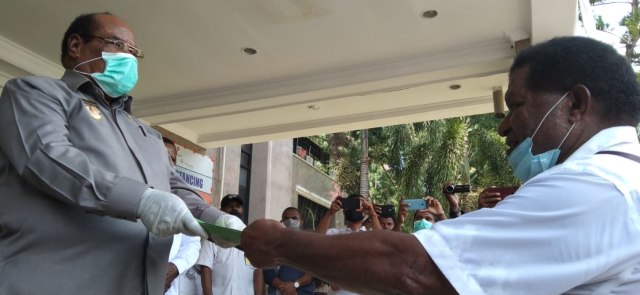 Ratusan Warga Sorong, Papua Barat, Desak Presiden Percepat Pemekaran PBD (227071)