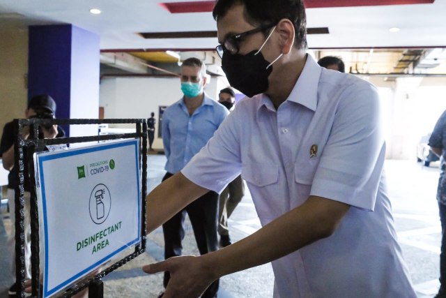 Menparekraf Wishnutama Tinjau Kesiapan Hotel untuk Pasien COVID-19 Tanpa Gejala (38838)