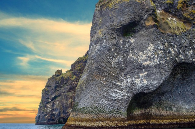 Elephant Rock, Bebatuan berbentuk gajah di Islandia Foto: Shutter stock