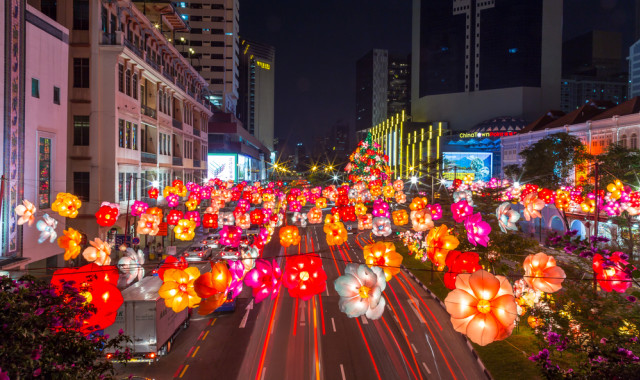 Lampion yang menerangi perayaan Mid-Autumn Festival di Singapura. Foto: Shutterstock