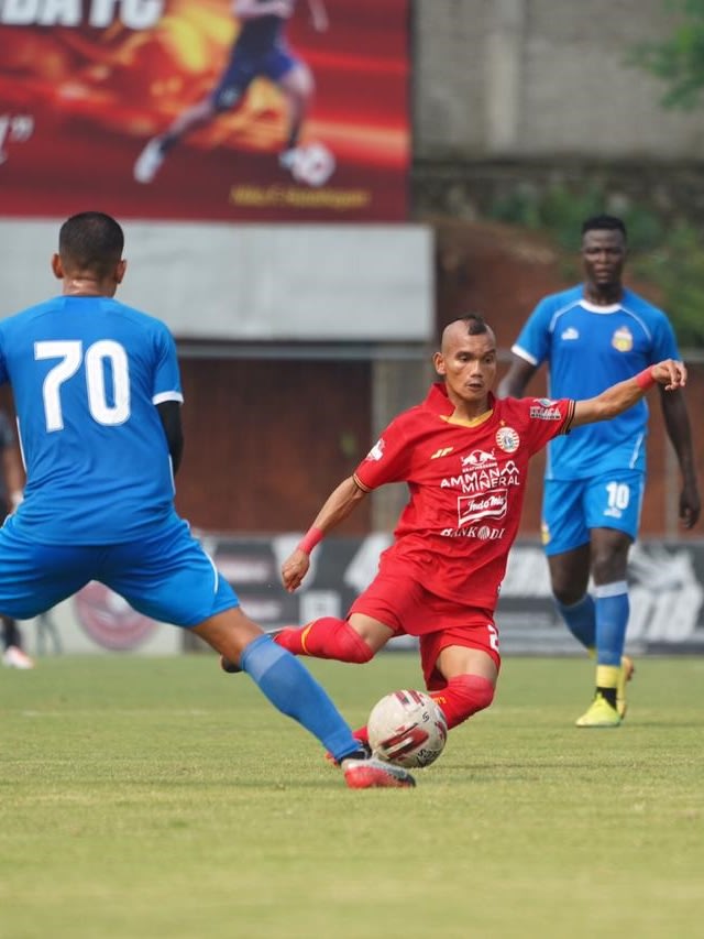 Laga uji tanding antara Persija Jakarta vs Bhayangkara FC. Foto: Media Persija