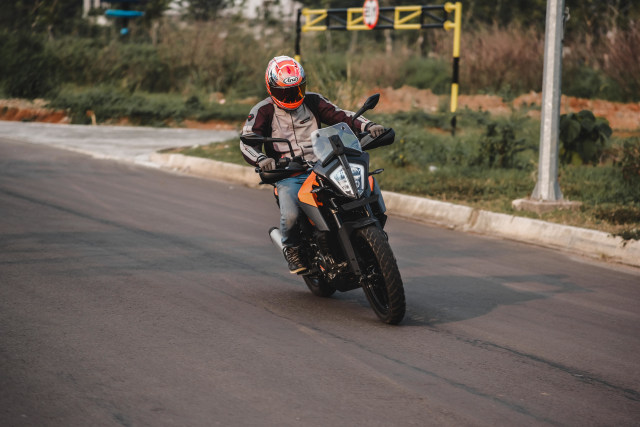 Catatan Kami Setelah Mencoba KTM 390 Adventure di Trek Aspal dan Tanah (11787)