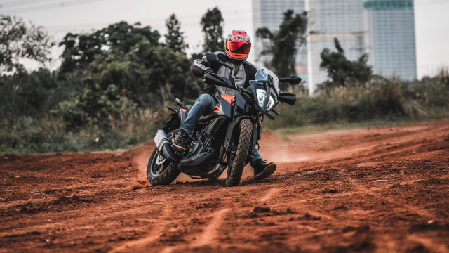 Foto: Gaspol KTM 390 Adventure di Trek Tanah (116583)