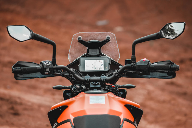 Catatan Kami Setelah Mencoba KTM 390 Adventure di Trek Aspal dan Tanah (11785)