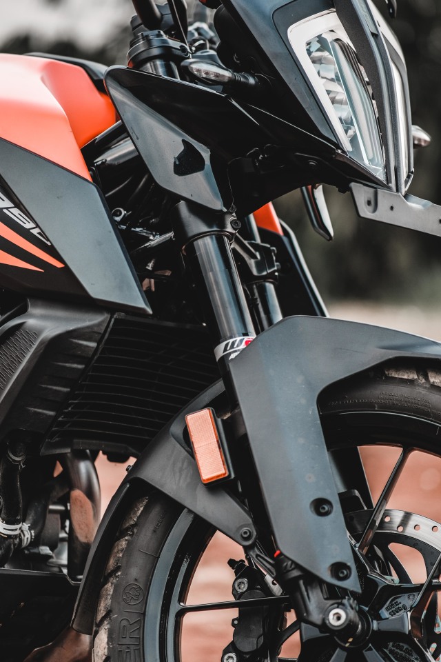 Komparasi Spesifikasi dan Fitur KTM 390 Adventure vs BMW G 310 GS, Unggul Mana? (11489)