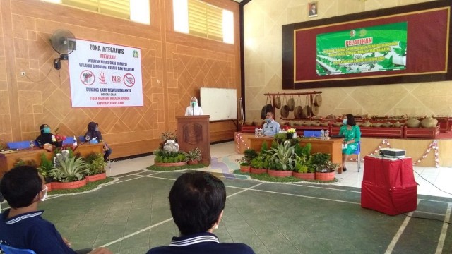 Bupati Bojonegoro, Dr Hj Anna Muawanah, saat beri sambutan dalam acara Pelatihan Budidaya Tanaman Sayuran dengan Tekhnologi Hidroponik, di Lapas Kelas llA Bojonegoro. Kamis (24/09/2020)
