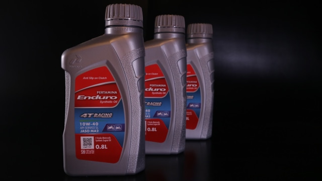 Enduro 4T Racing 0,8 Liter jadi inovasi terbaru Pertamina Lubricants. Foto: dok. Pertamina Lubricants