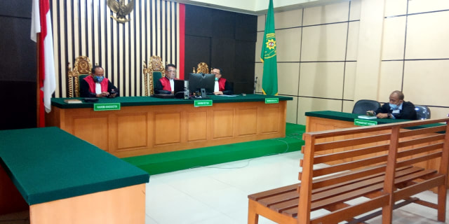 Sidang dengan agenda pembacaan putusan sela dilaksanakan di Pengadilan Tipikor Jambi. Foto: Yovy Hasendra