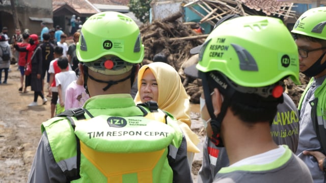 Tim Respon Cepat IZI Bergerak ke Lokasi Banjir Bandang Sukabumi (151464)