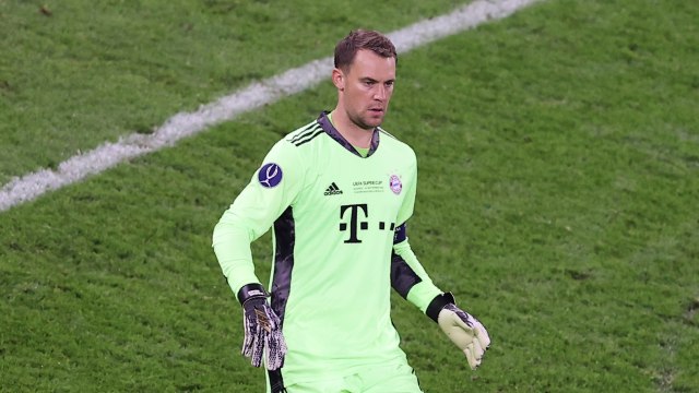 Angkat Topi buat Manuel Neuer, Dinding Kokoh Bayern di Piala Super Eropa 2020 (1)