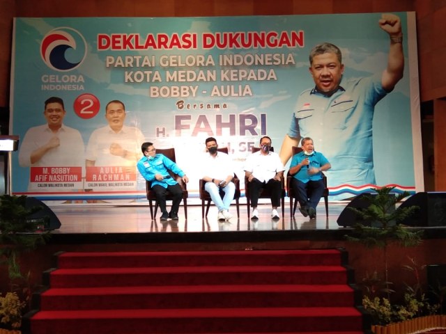 Fahri Hamzah saat menyampaikan kata sambutan di acara deklarasi Bobby-Aulia di Hotel Grand Aston Medan. Foto: Dok. Istimewa