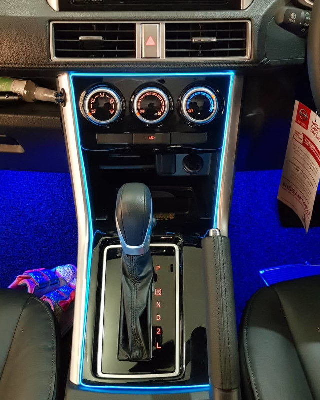Bikin Kabin Mobil Makin Mewah Pakai Lampu Ambient Aftermarket