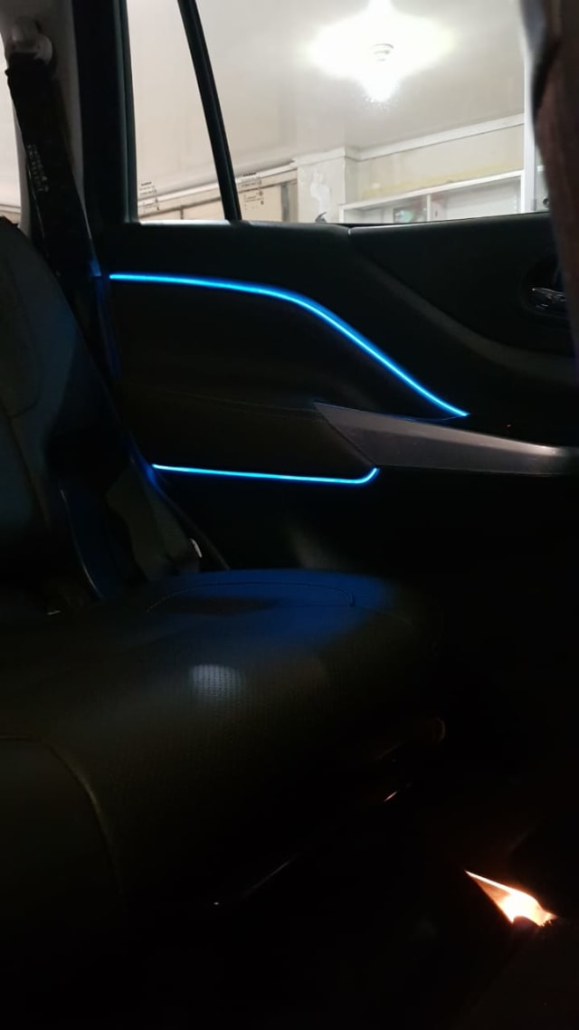 Bikin Kabin Mobil Makin Mewah Pakai Lampu Ambient Aftermarket
