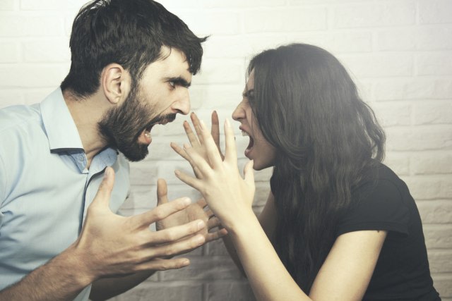 Ilustrasi pasangan bertengkar. Foto: Shutterstock
