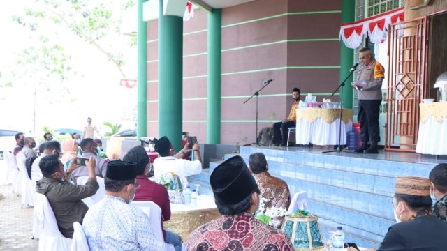 Kuliah umum Kapolda Papua  di tengah mahasiswa pasca sarjana IAIN Fattahul Muluk Papua. (Dok Polda Papua)
