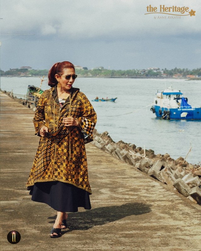 Deretan Foto Susi Pudjiastuti Bergaya dalam Balutan Batik Anne Avantie (153018)