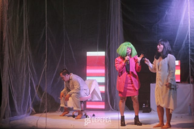 Selebgram Pontianak, Meme Daeng, Tampil di Teater 'Perayaan Tubuh' (353233)