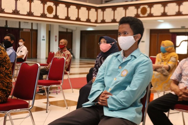 PSD LPPM UNS Berikan Pendampingan serta Kuota Gratis Kepada 15 Maba Disabilitas (32489)