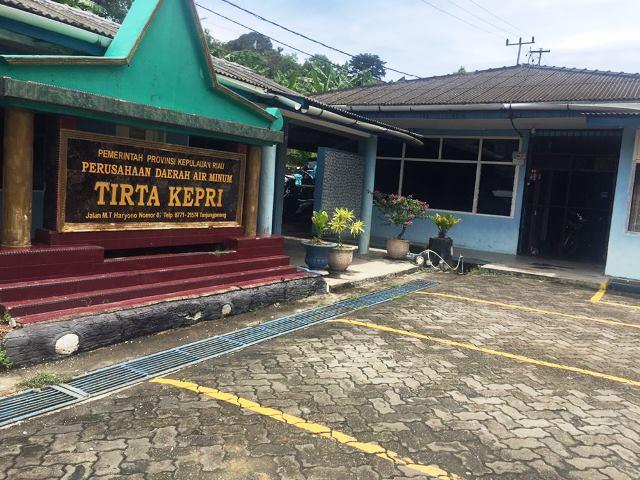 Kantor PDAM Tirta Kepri di Tanjungpinang. (Foto: Adi/batamnews)