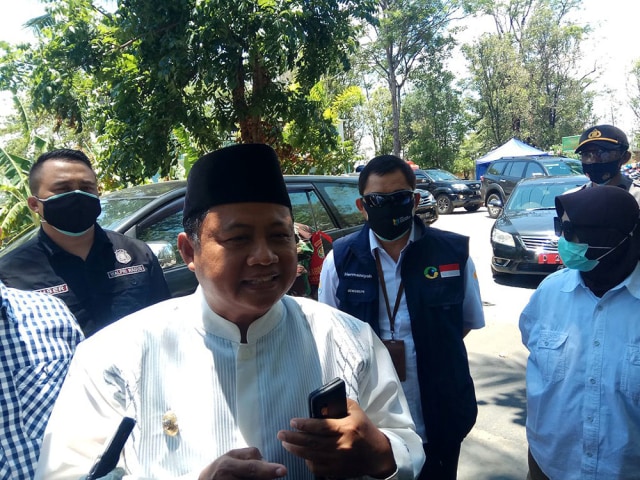 Pemprov Jabar Kirim 5.000 Alat Tes Swab ke Pesantren Husnul Khotimah Kuningan (262346)