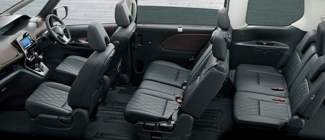 Belum Banyak yang Tahu, Suzuki Jual MPV Kembaran Nissan Serena (82506)