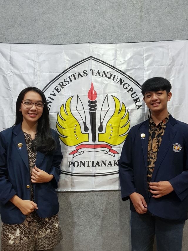 Feliani dan Leonardo, mahasiswa Untan Pontianak yang meraih juara dalam kompetisi NUDC 2020. Foto: Dok. Istimewa