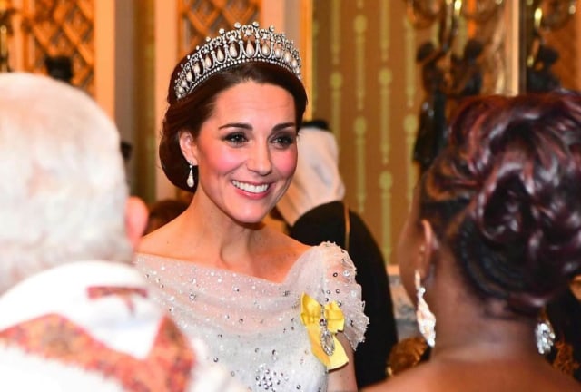 Begini Cara Kate Middleton Sembunyikan Tali Bra saat Kenakan Pakaian Transparan (12936)