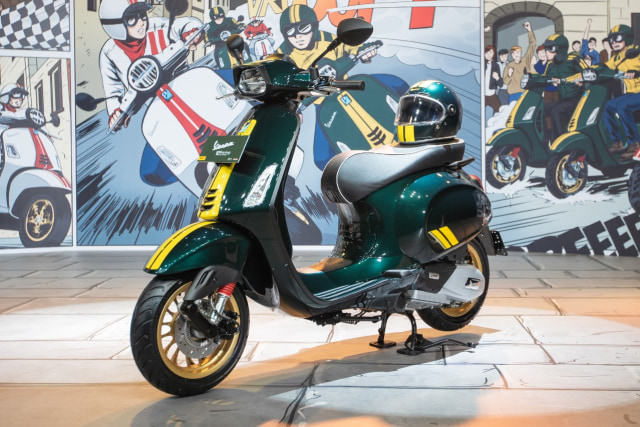 Foto: Melihat Lebih Dekat Vespa Sprint 150 dan GTS 300 HPE Racing Sixties (340223)