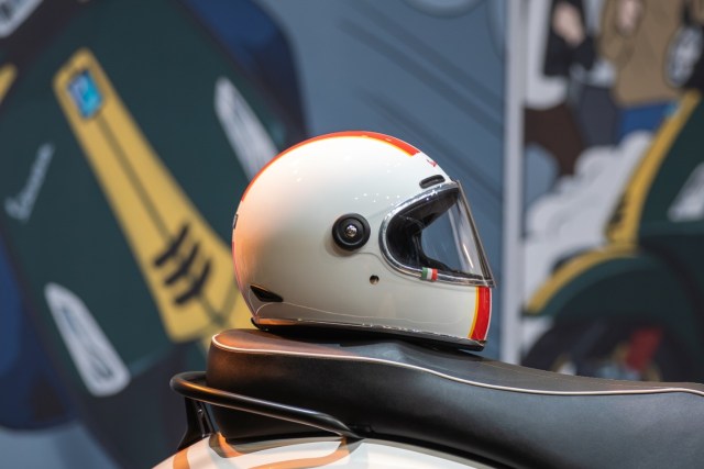 Foto: Melihat Lebih Dekat Vespa Sprint 150 dan GTS 300 HPE Racing Sixties (340225)